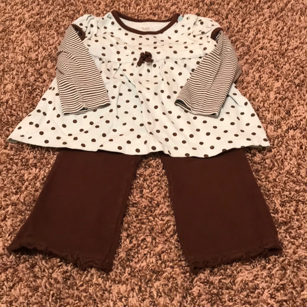 Carter’s matching outfit